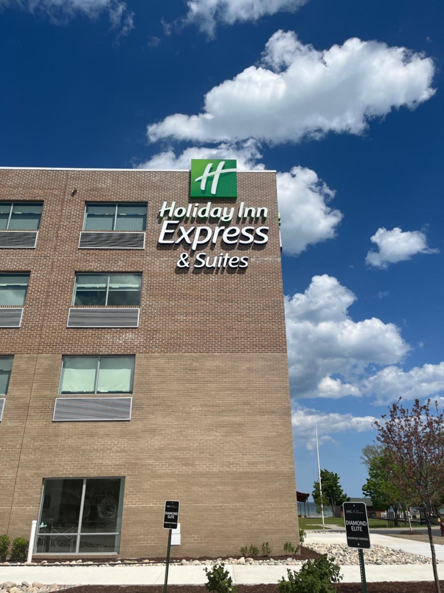 Holiday Inn Express & Suites Oscoda By Ihg Εξωτερικό φωτογραφία